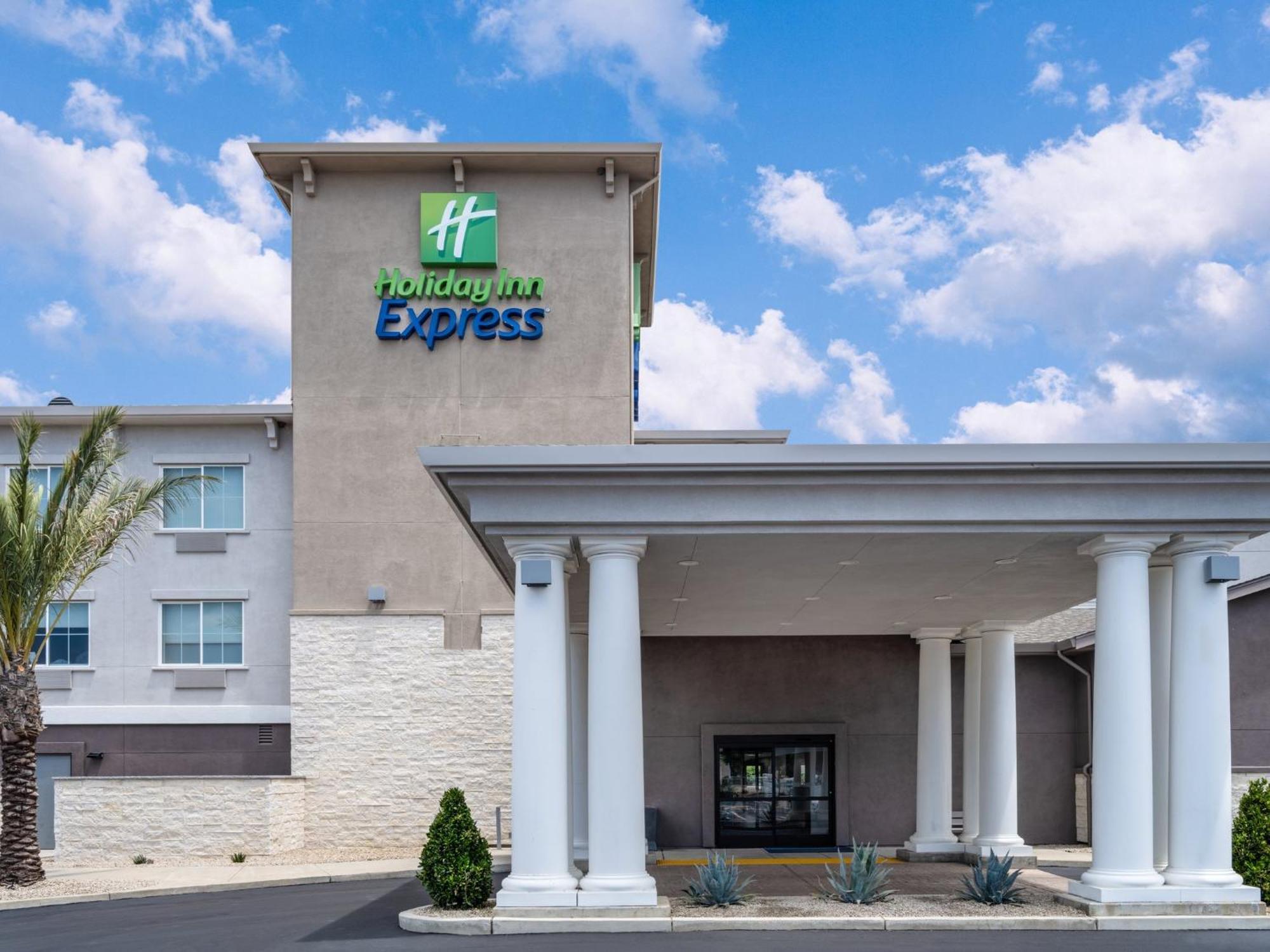 Holiday Inn Express Lodi By Ihg Ngoại thất bức ảnh